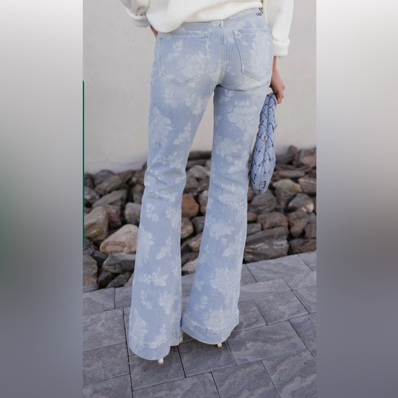 NWT - KanCan Faded Floral Flare Jeans - 9/28 - Picture 2 of 9